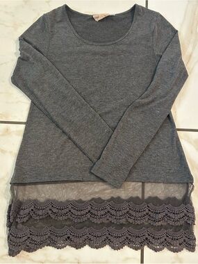Winter Lennon Women's Gray Long Sleeve Top with Lace Hem